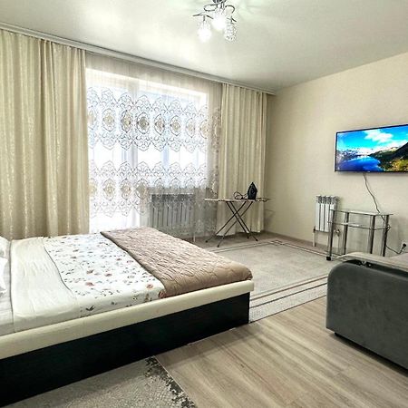 1 Комнатная Драмтеатр 1Bedroom Apartment Ustʼ-Kamenogorsk Extérieur photo