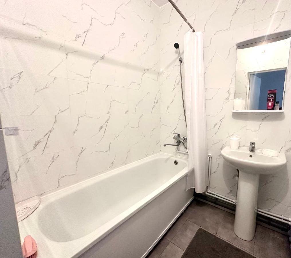 1 Комнатная Драмтеатр 1Bedroom Apartment Ustʼ-Kamenogorsk Extérieur photo